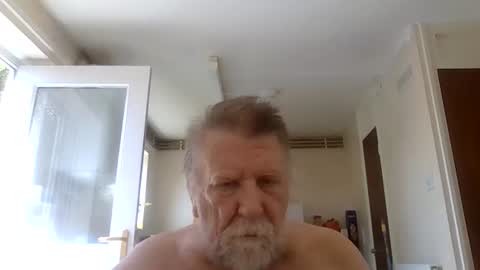 Snapshot of handiman1001 chatting on 07/09/26, 01:48 handiman1001 online show from 07/09/26, 01:48