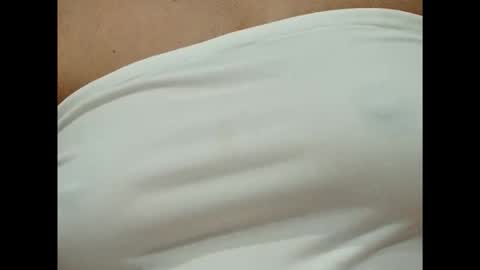 Snapshot of handleme31 chatting on 05/17/26, 02:42 miolinasexycpl online show from 05/17/26, 02:42