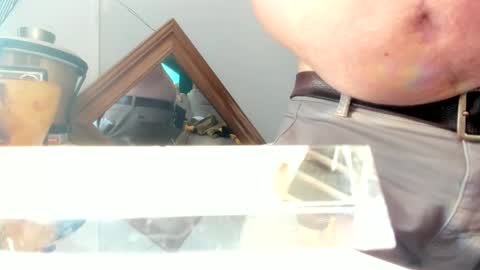 Snapshot of handncocknocum chatting on 01/30/25, 10:08 handncocknocum online show from 01/30/25, 10:08