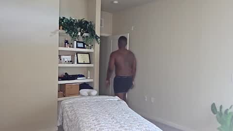 Snapshot of handsallover242 chatting on 09/28/25, 04:23 handsallover242 online show from 09/28/25, 04:23