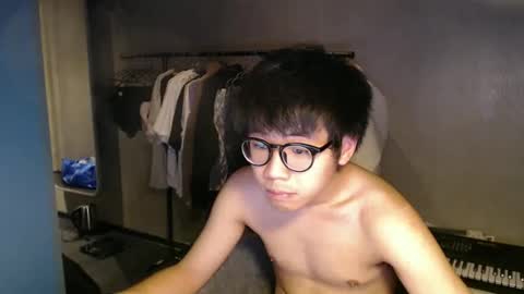 handsome_mannn online show from 10/25/25, 08:47