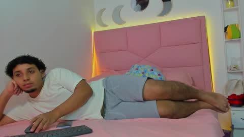 Snapshot of handsome_petite chatting on 12/02/24, 11:18 grace and tim online show from 12/02/24, 11:18