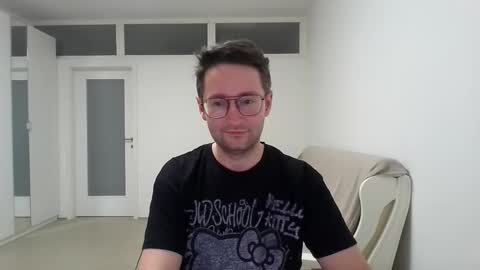 Snapshot of handsome_sasha chatting on 11/30/25, 05:39 Sasha online show from 11/30/25, 05:39