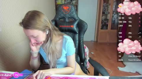 Mila online show from 11/24/25, 06:13