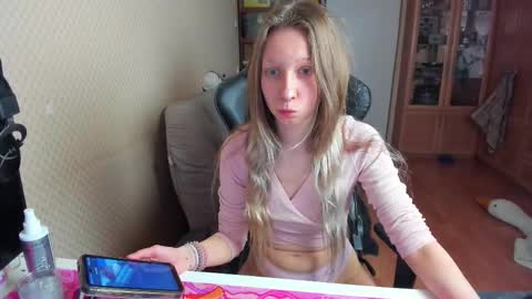 Mila online show from 12/04/25, 10:35