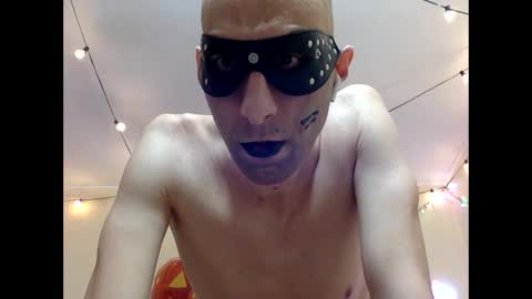 Snapshot of handsomealfie chatting on 10/29/25, 10:11 HandsomeAlfie online show from 10/29/25, 10:11