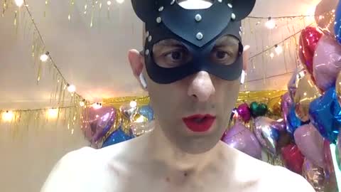 Snapshot of handsomealfie chatting on 07/18/26, 06:56 HandsomeAlfie online show from 07/18/26, 06:56
