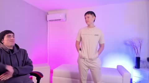 leonardfarrucknick and otis online show from 04/15/26, 08:53