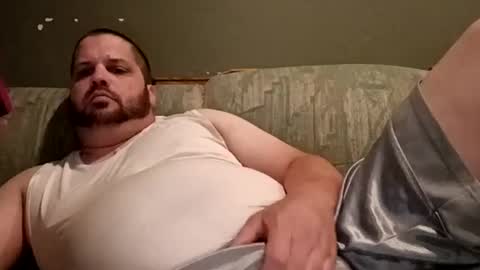 Snapshot of handsomedaddy198924 chatting on 06/27/26, 07:02 Handsomedaddy198923 online show from 06/27/26, 07:02
