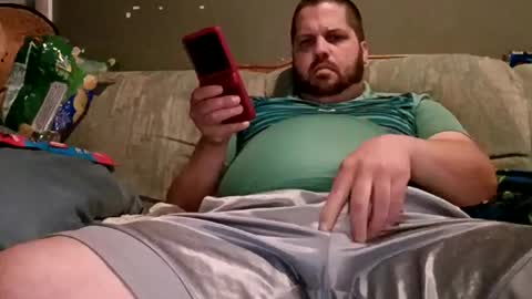 Snapshot of handsomedaddy198924 chatting on 07/03/26, 07:15 Handsomedaddy198923 online show from 07/03/26, 07:15