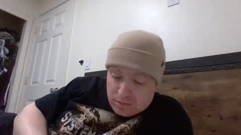 Snapshot of handsomedevil93 chatting on 01/12/26, 01:33 Matt online show from 01/12/26, 01:33