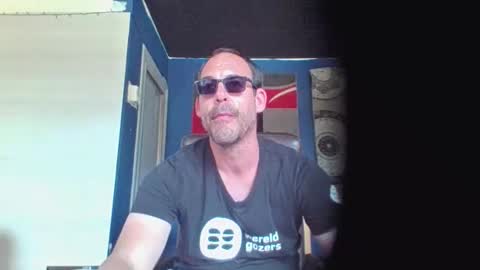 handsomeguy4ever online show from 04/24/26, 11:34