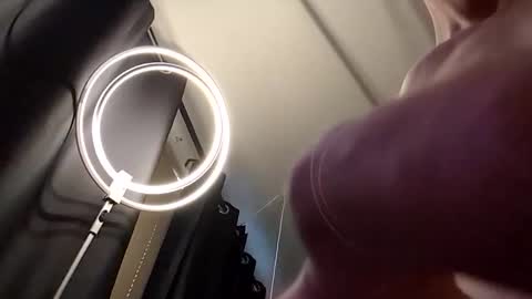 Snapshot of handsomerob42 chatting on 10/20/25, 04:18 handsomerob42 online show from 10/20/25, 04:18