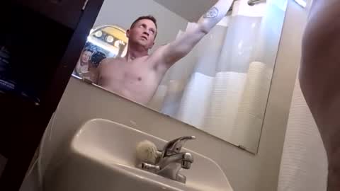 handsomerob42 online show from 11/24/25, 12:27