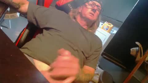 Snapshot of handyman5303 chatting on 01/01/25, 08:56 Handystudman online show from 01/01/25, 08:56