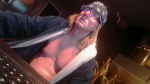 Snapshot of handyman5303 chatting on 01/05/25, 03:13 Handystudman online show from 01/05/25, 03:13