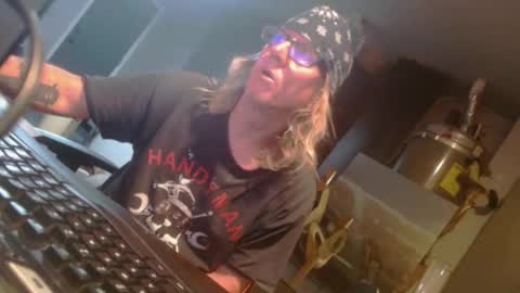 Snapshot of handyman5303 chatting on 01/12/25, 03:57 Handystudman online show from 01/12/25, 03:57