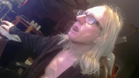 Snapshot of handyman5303 chatting on 01/19/25, 08:09 Handystudman online show from 01/19/25, 08:09