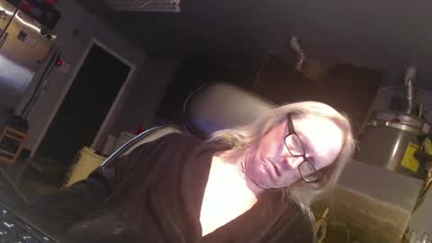 Snapshot of handyman5303 chatting on 01/25/25, 05:08 Handystudman online show from 01/25/25, 05:08