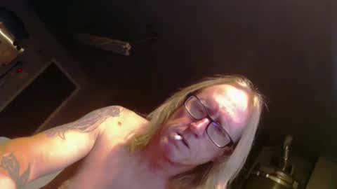 Snapshot of handyman5303 chatting on 02/21/25, 06:48 Handystudman online show from 02/21/25, 06:48