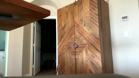 hangit0ut online show from 11/08/25, 01:33