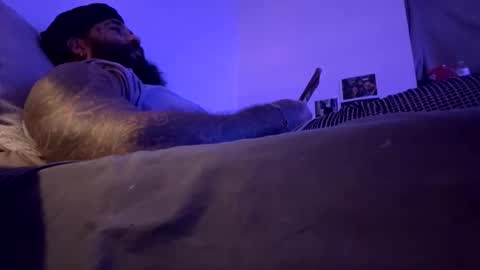 Snapshot of hangjball chatting on 11/30/25, 01:09 hangjball online show from 11/30/25, 01:09