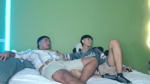 Snapshot of hank_hand chatting on 11/13/25, 01:04 hank_hand online show from 11/13/25, 01:04