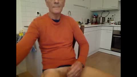 hankk54 online show from 12/16/25, 09:36