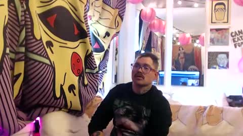 Snapshot of hankrams chatting on 12/24/24, 08:38 hank rams online show from 12/24/24, 08:38