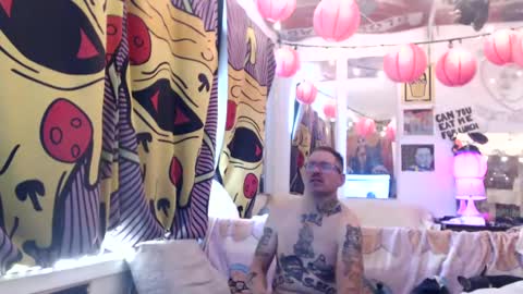 Snapshot of hankrams chatting on 11/15/25, 04:58 hank rams online show from 11/15/25, 04:58