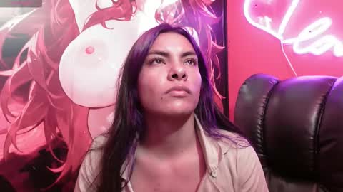 Snapshot of hanna13_ chatting on 11/12/25, 05:13 Hanna online show from 11/12/25, 05:13