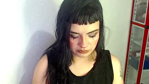 Snapshot of hanna99moon chatting on 02/13/25, 02:09 JUANA online show from 02/13/25, 02:09