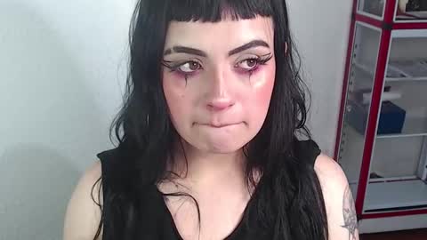 Snapshot of hanna99moon chatting on 02/14/25, 08:42 JUANA online show from 02/14/25, 08:42