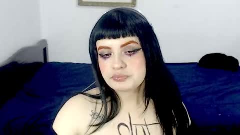 Snapshot of hanna99moon chatting on 10/03/25, 07:16 JUANA online show from 10/03/25, 07:16