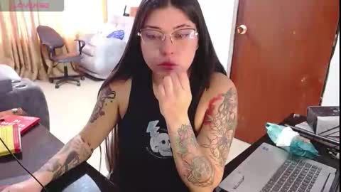 Hanna online show from 11/19/25, 07:14