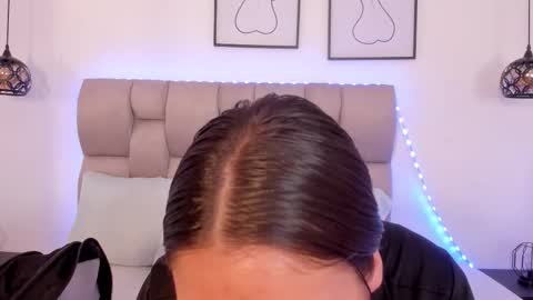 hanna__evans_ online show from 02/04/26, 12:33