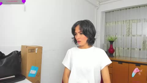 Sara online show from 11/16/25, 02:22