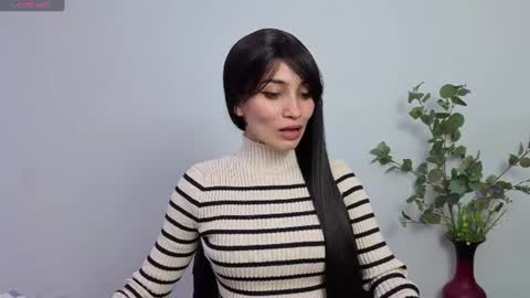 Snapshot of hanna_chloe chatting on 06/17/26, 03:24 Sara online show from 06/17/26, 03:24