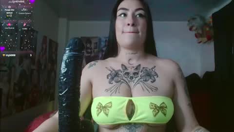 Snapshot of hanna_davis1 chatting on 11/12/25, 04:29 Hanna davis new account online show from 11/12/25, 04:29