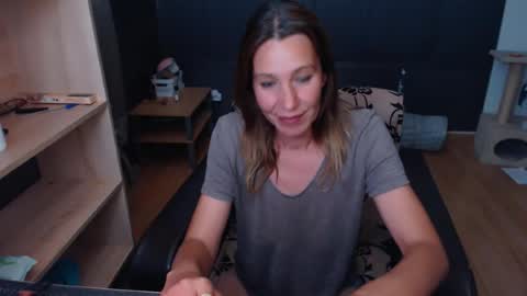 Snapshot of hanna_ha chatting on 06/19/26, 07:06 hanna_ha online show from 06/19/26, 07:06