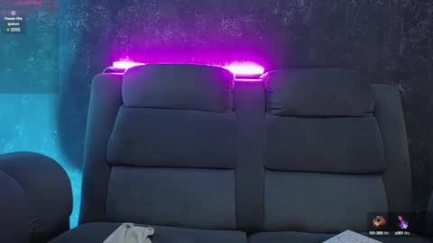 Snapshot of hanna_jhoonson chatting on 12/24/24, 12:11 Isabella online show from 12/24/24, 12:11