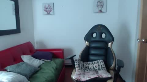 hanna_lamber online show from 03/29/26, 11:21