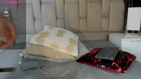 Hanna lens online show from 02/06/25, 06:13