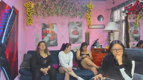 Snapshot of hanna_mature01 chatting on 04/18/26, 12:20 Hanna online show from 04/18/26, 12:20