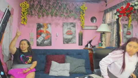 Snapshot of hanna_mature01 chatting on 04/24/26, 12:29 Hanna online show from 04/24/26, 12:29