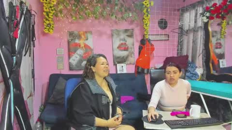 Snapshot of hanna_mature01 chatting on 05/20/26, 12:22 Hanna online show from 05/20/26, 12:22