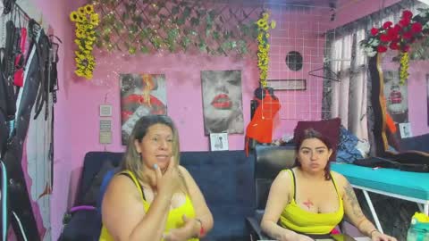 Snapshot of hanna_mature01 chatting on 05/22/26, 02:12 Hanna online show from 05/22/26, 02:12