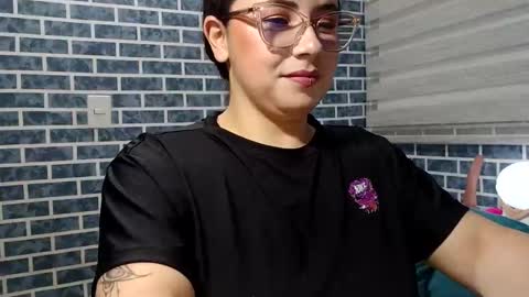 hanna_moons online show from 04/22/26, 02:36