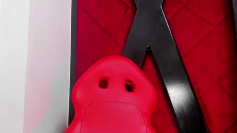 Snapshot of hanna_slut chatting on 12/31/24, 02:08 EVA online show from 12/31/24, 02:08