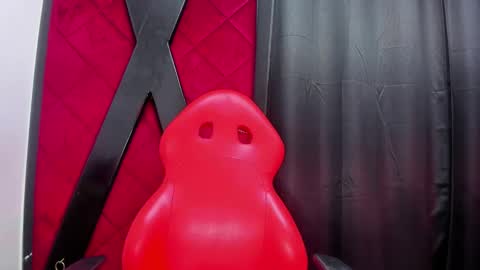 Snapshot of hanna_slut chatting on 01/12/25, 10:12 EVA online show from 01/12/25, 10:12